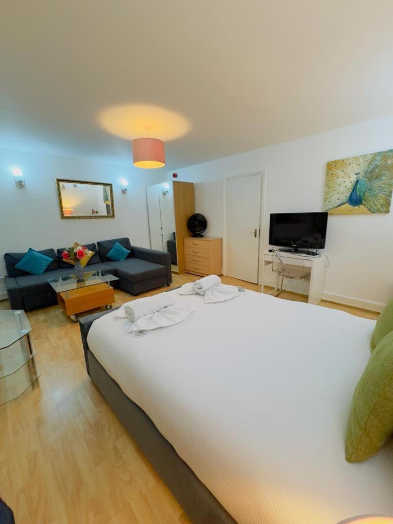 Bright Budget Studio Apartment In Central Лондон Экстерьер фото