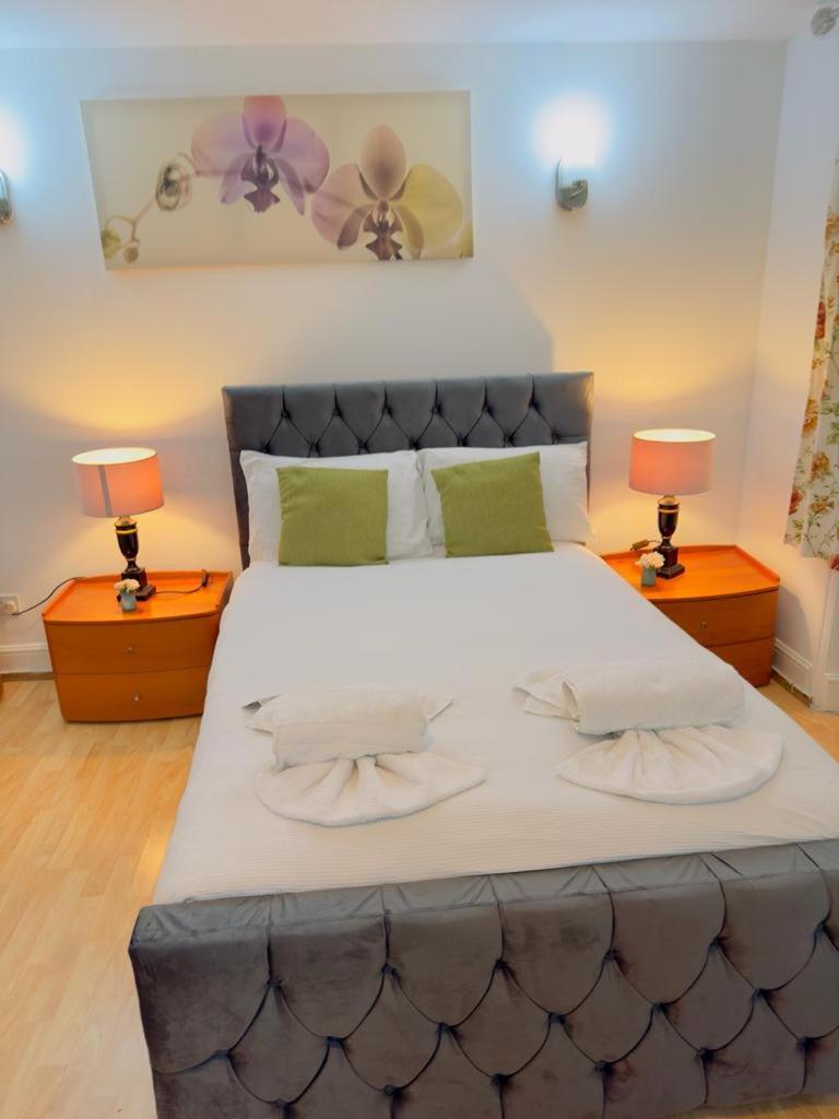 Bright Budget Studio Apartment In Central Лондон Экстерьер фото